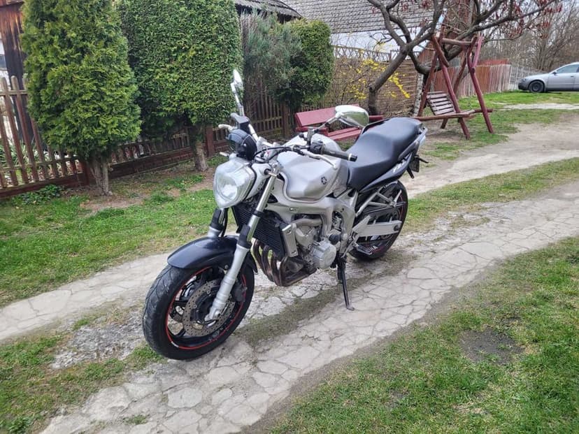 Motocykl Yamaha FZ6 Fazer