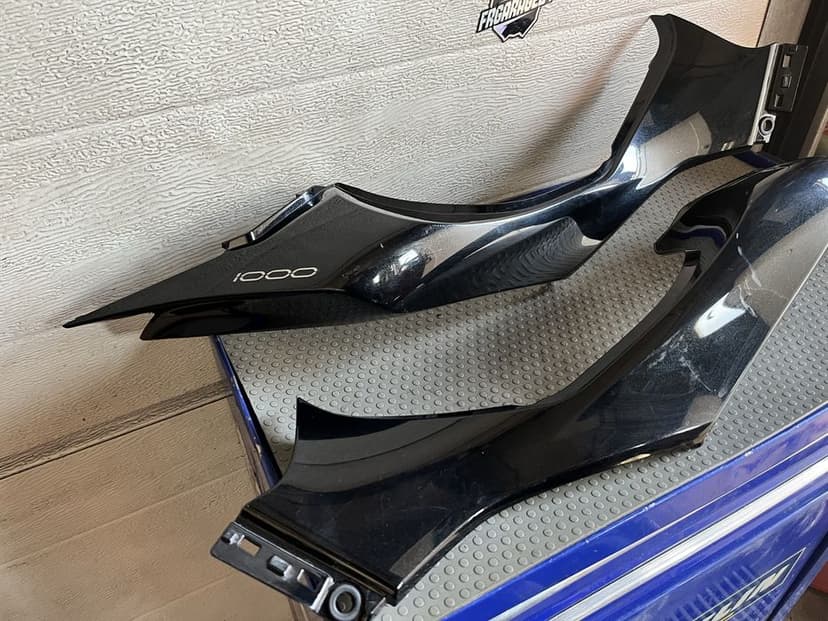 Kawasaki z 1000 ogon zadupek owiewka boczek