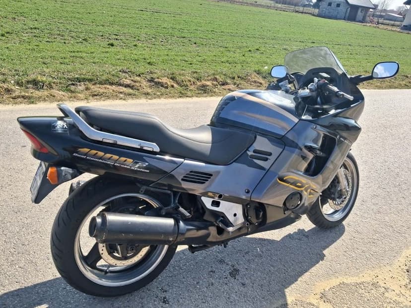 Motocykl Honda CBR 1000F