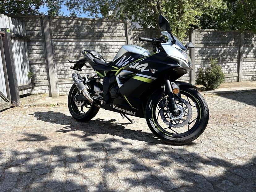 Kawasaki Ninja 125 ABS  Wydech Shark Kat A 1 B