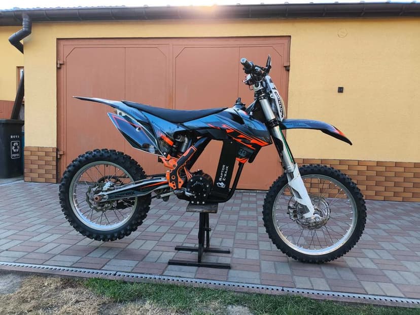 - 12 % Elektryczny KTM 26KW QS138 90H V3 + ND72680 AKU LG 72V 61Ah