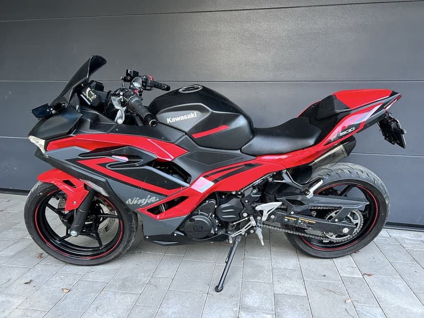Kawasaki NINJA 500 rok 2025 przebieg 4575km Akrapovic