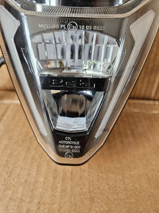 Beta rr 125 LC 21- lampa reflektor przód przednia przedni LED