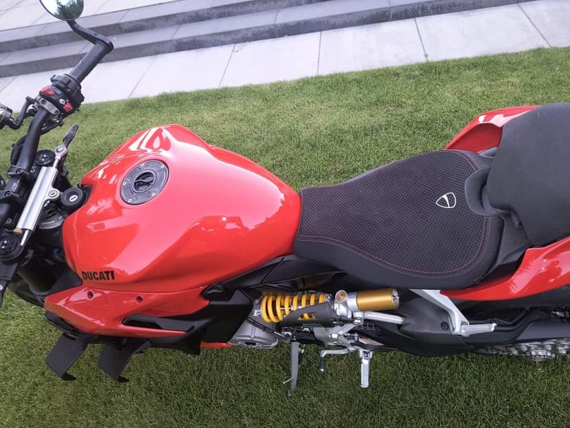 Ducati Streetfighter V2 Carbon