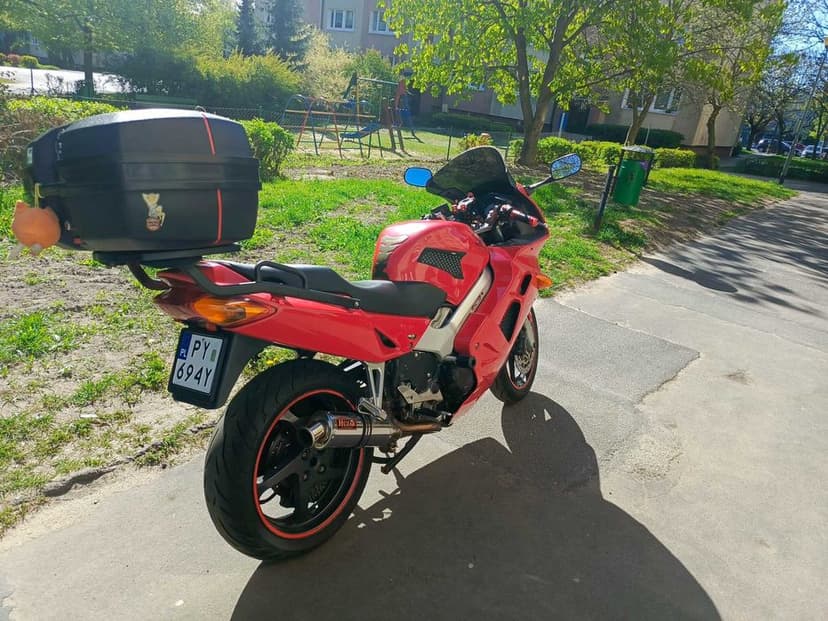 Honda VFR800fi RC46