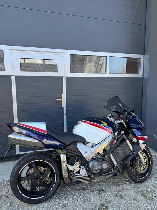 Honda Vfr 800 02 rok
