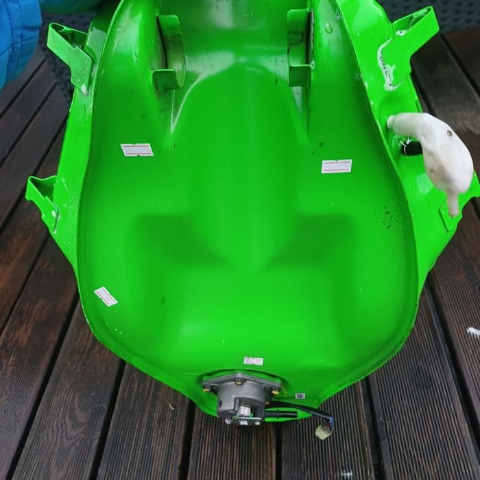Zbiornik Kawasaki Ninja 250r Koło Lampa Owiewka Ninja 250r