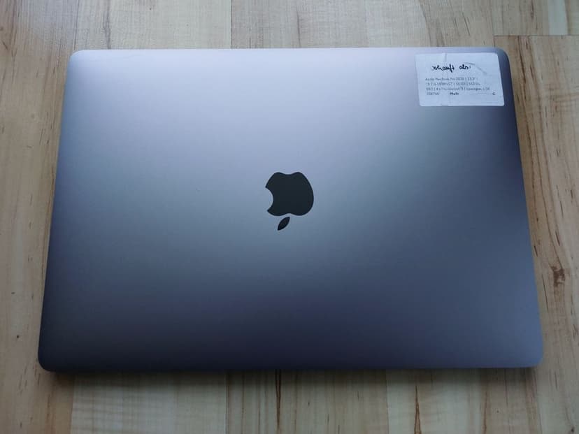 Macbook Pro 13 2020 Uszkodzony - Nie włącza się