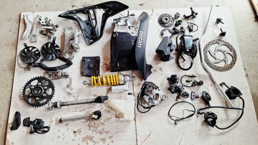 Ducati Multistrada 950 amortyzator wentylator owiewka kierownica ośka przełącznik set półka zacisk przekażnik  cewkofajka tarcza korek sonda boczek