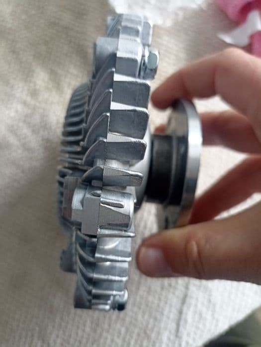 Sprzęło wentylatora chłodnicy Nissan Patrol K160 3.3D nowe, wiskoza