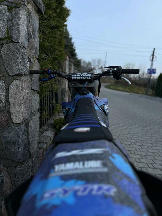 Motocykl YAMAHA YZ 125