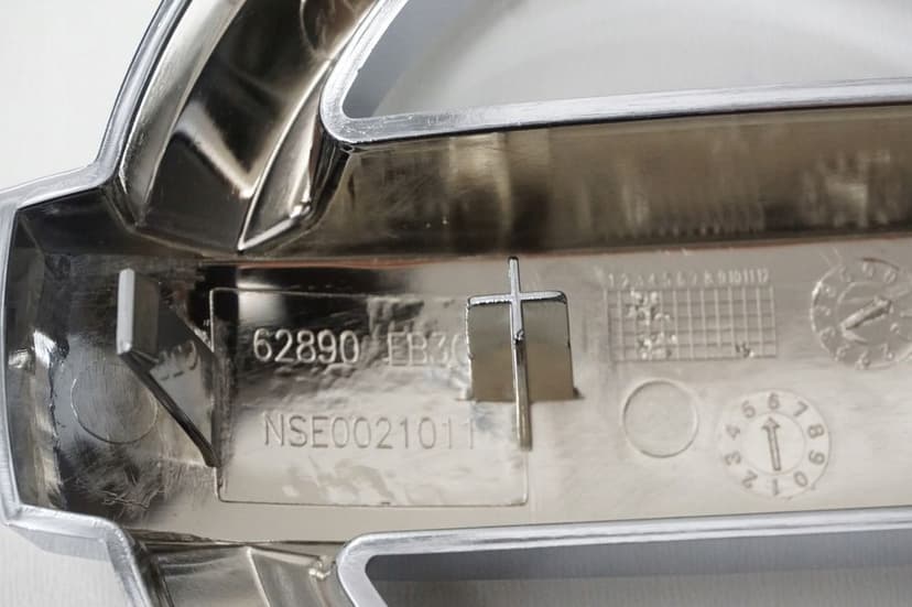 EMBLEMAT LOGO ZNACZEK GRILLA PRZÓD NISSAN PATHFINDER R51 NAVARA D40 LI