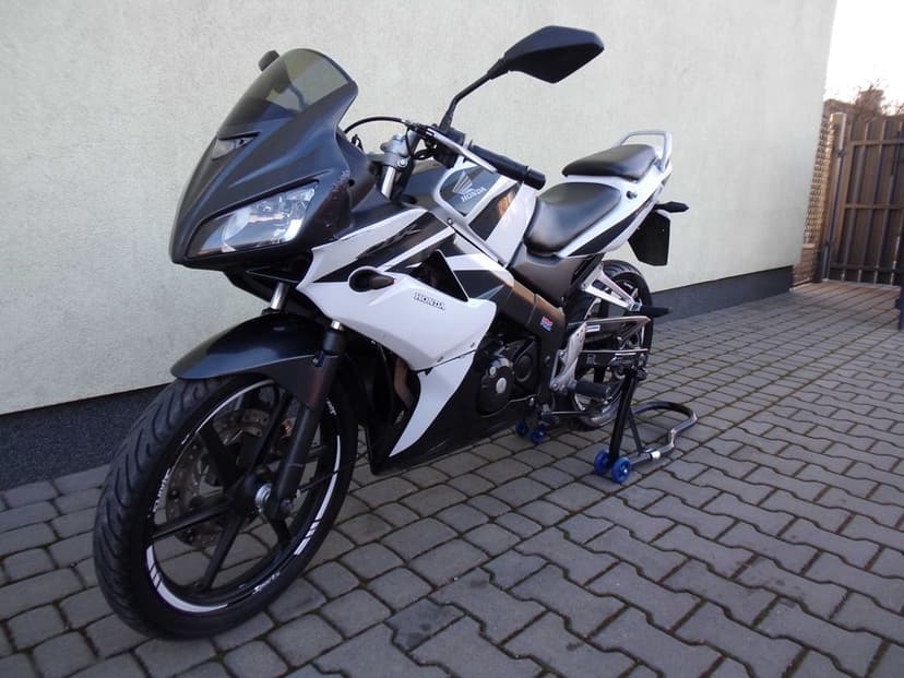 Sprzedam Honda CBR 125R