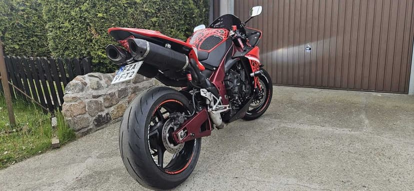Yamaha R1 RN22 2009 rok