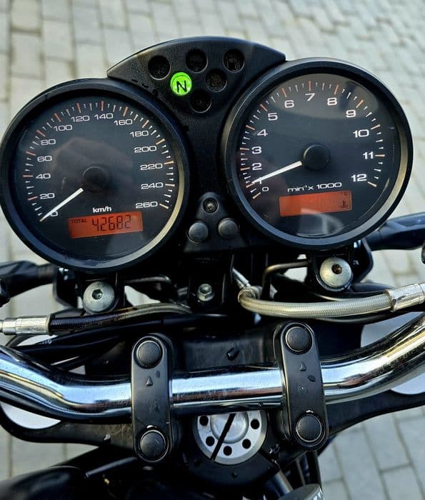 Ducati Monster 695 po dużym serwisie, paski rozrządu i nowe opony