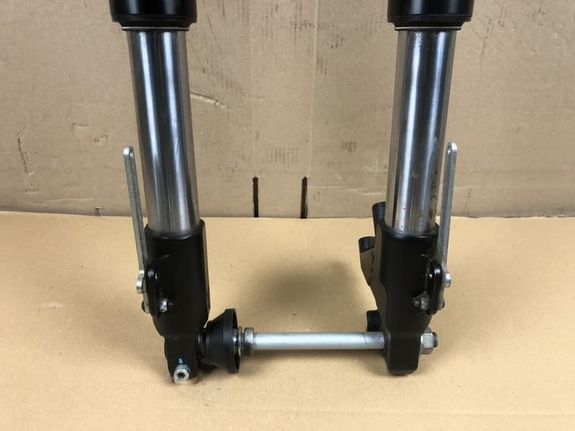 Aprilia Tuono 125 Lagi Zawieszenie Przód Laga Prawa Lewa Półki Ośka