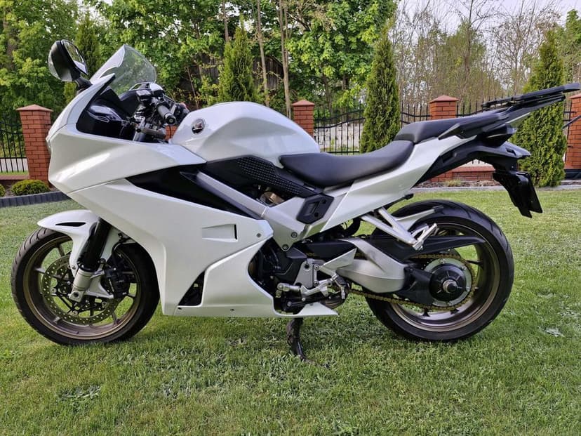 Honda VFR 800 F RC79 2014 wyposażona po serwisie