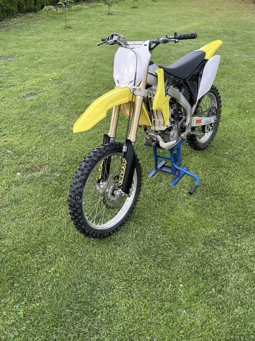 Suzuki RMZ 250 cross