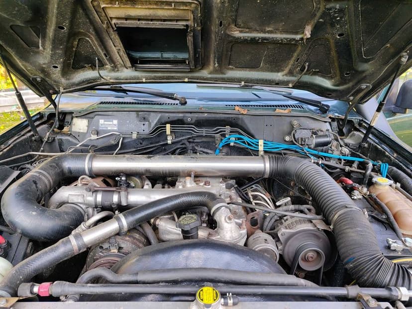 Nissan Patrol  6.5 L V8  Y61