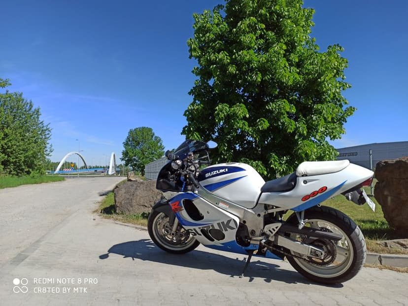 Suzuki GSX-R SRAD 600 dodatki mały prebieg stan kolekcjonerski