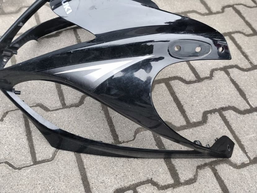 Suzuki GSXR 1300 gsx R  Hayabusa Czasza czacha owiewka osłona przednia 2009
