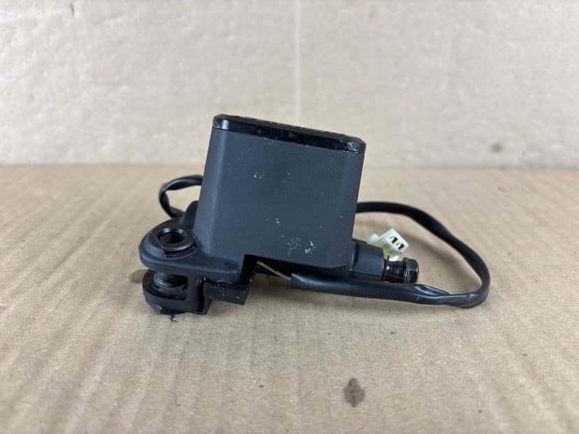 Ducati Monster 821 Pompa Hamulcowa Przód Przednia BREMBO