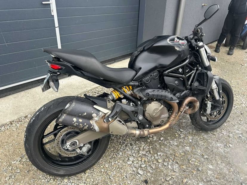 Ducati Monster 821 15 rok