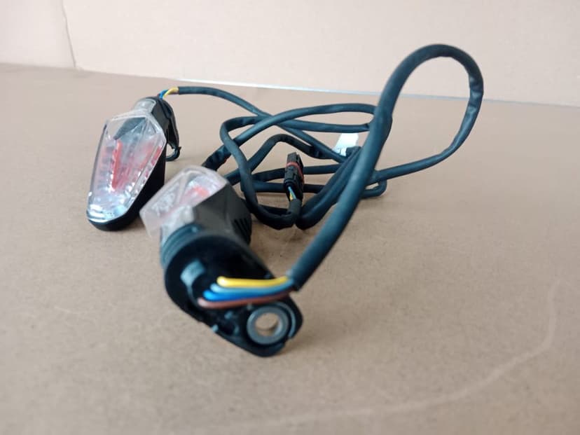 Bmw S1000RR S1000XR S1000R R1250 GS Kierukowskazy Tył Tylne Lampa 2023