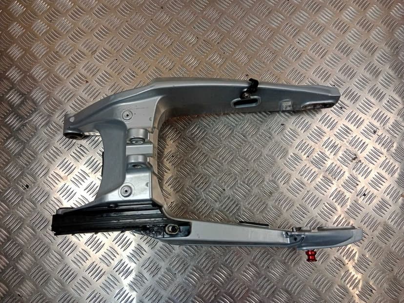 Aprilia RS 660 Wahacz Tył Tylny Zawieszenie Osłona Łańcucha Chlapacz