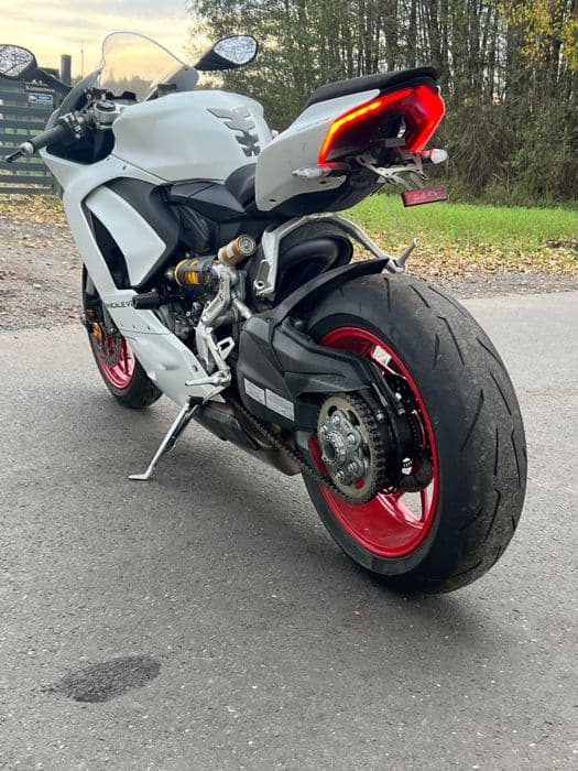 Ducati Panigale v2