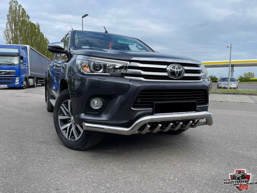 Orurowanie Toyota Hilux, rozłożyste z grillem, 2021+
