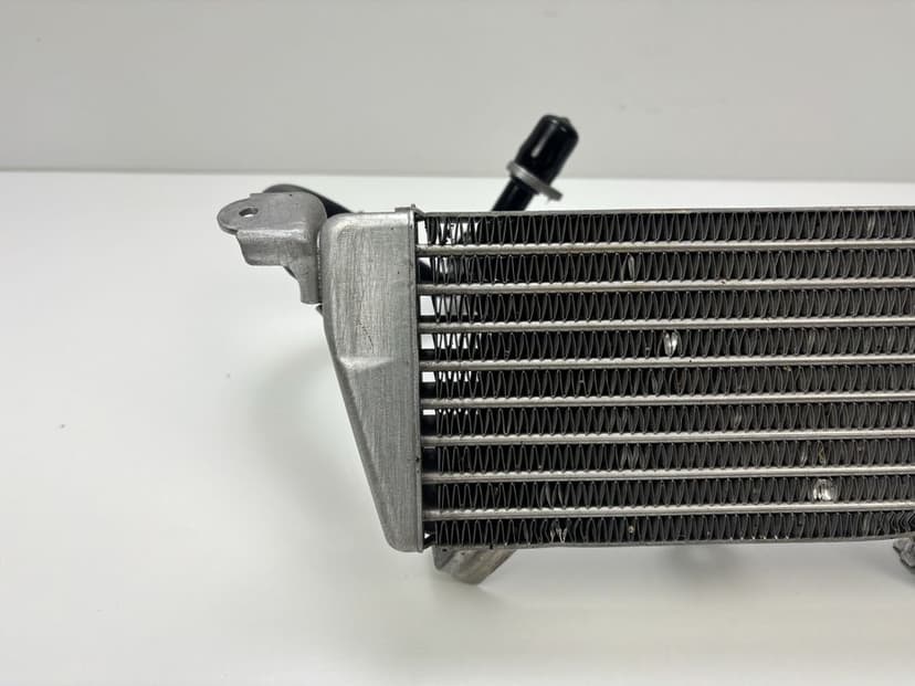 Chłodnica oleju BMW S1000RR K67 19+ ,S1000XR K69 19+,S1000R K63 20+