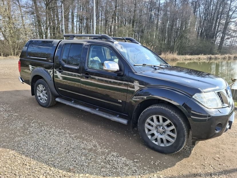 Nissan Navara 3.0  V6 automat