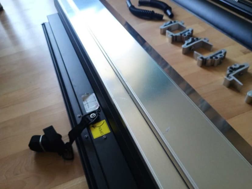 Toyota Hilux roleta paki – oryginalna Black Alu Roll Cover PW3B0-0K032