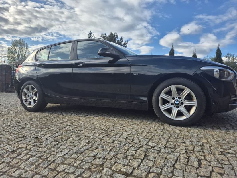 BMW Serii 1 [F20]- 2011r - zadbany hatchback  gotowy do jazdy!