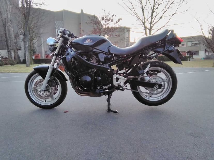 Suzuki GSX 750 Katana GSXF (GSXR GS Ninja)