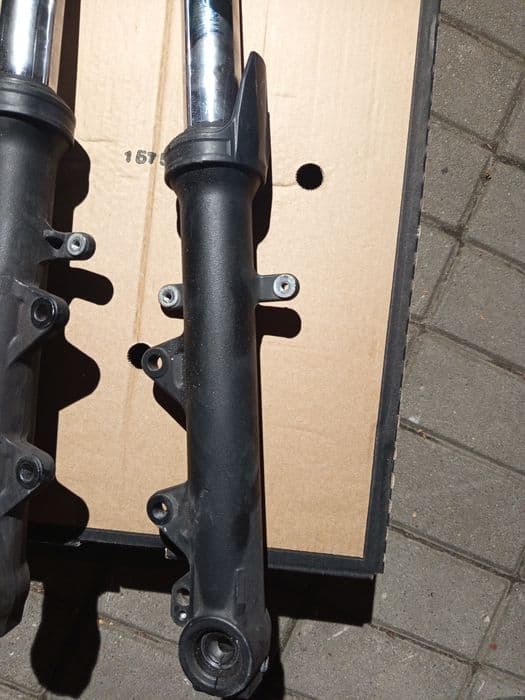 Yamaha MT 07 21+ lagi amortyzatory przód P+ L proste
