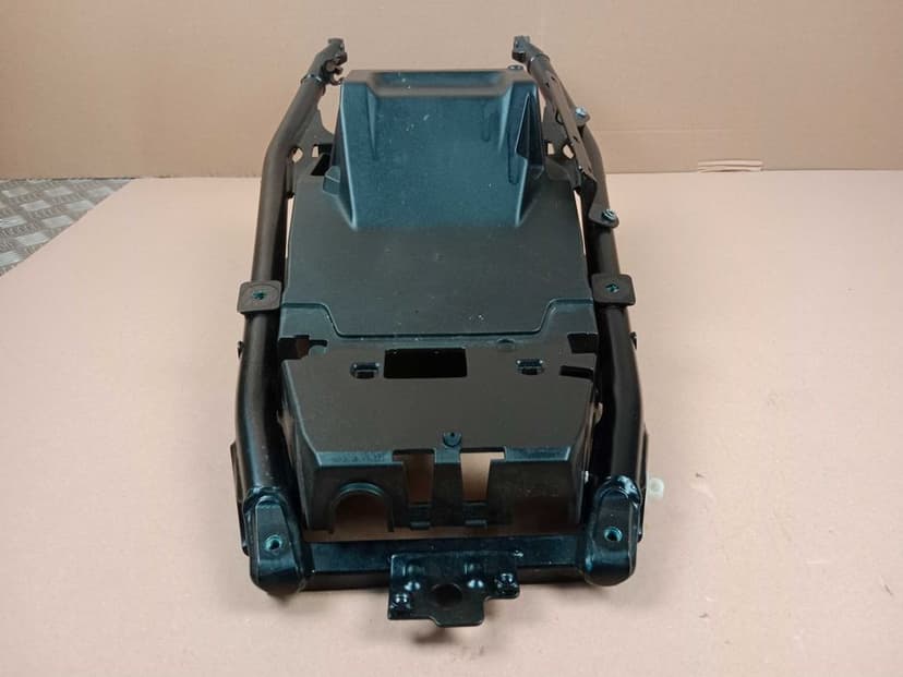 BMW F900R K83 Stelaż Tylny Tył Wypełnienie Mocowania 2023 nadkole tył