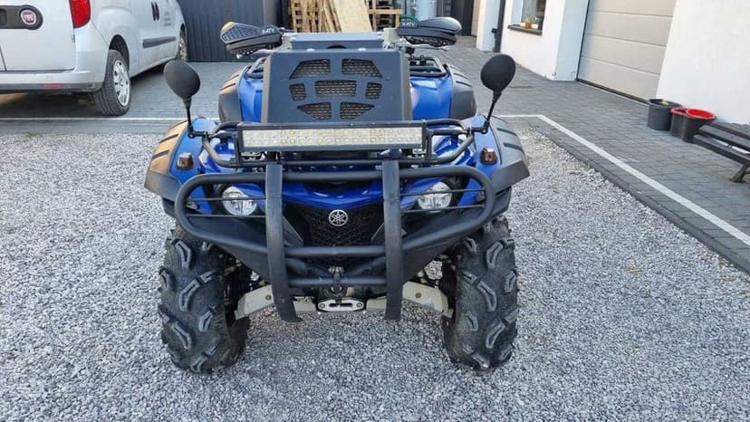 Zadbany Yamaha Grizzly 700 EPS z niskim przebiegiem – sprzęt, który długo jeszcze posłuży bez problemów.