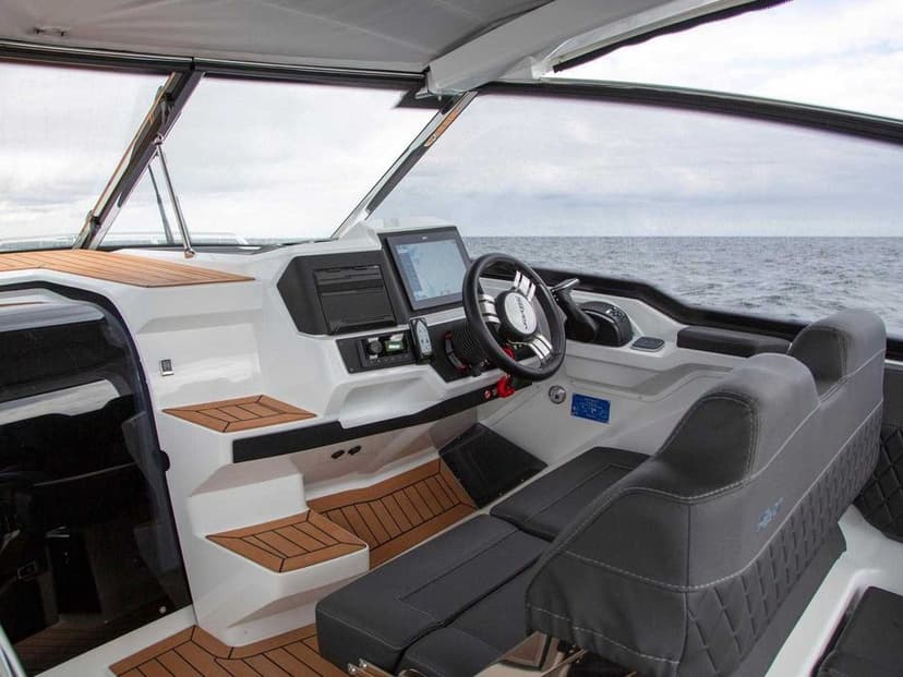 Silver Raptor Sport Top - jacht motorowy > NOWOŚĆ 2025