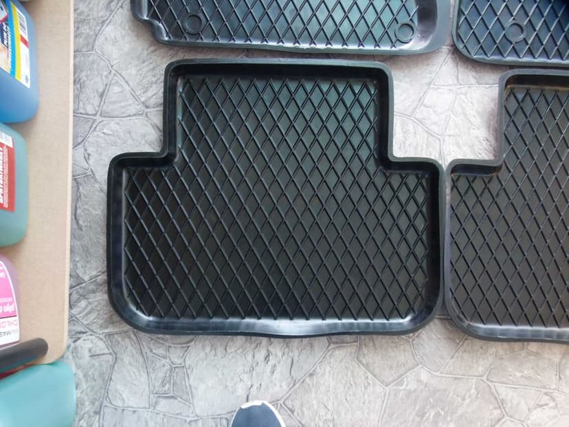 Dywaniki Gumowe Toyota Rav-4 Land Cruiser Hilux Camry Avensis Yaris