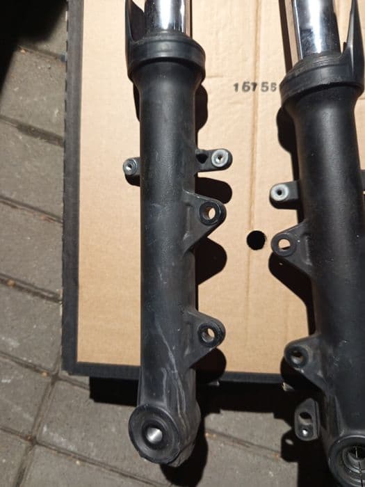 Yamaha MT 07 21+ lagi amortyzatory przód P+ L proste