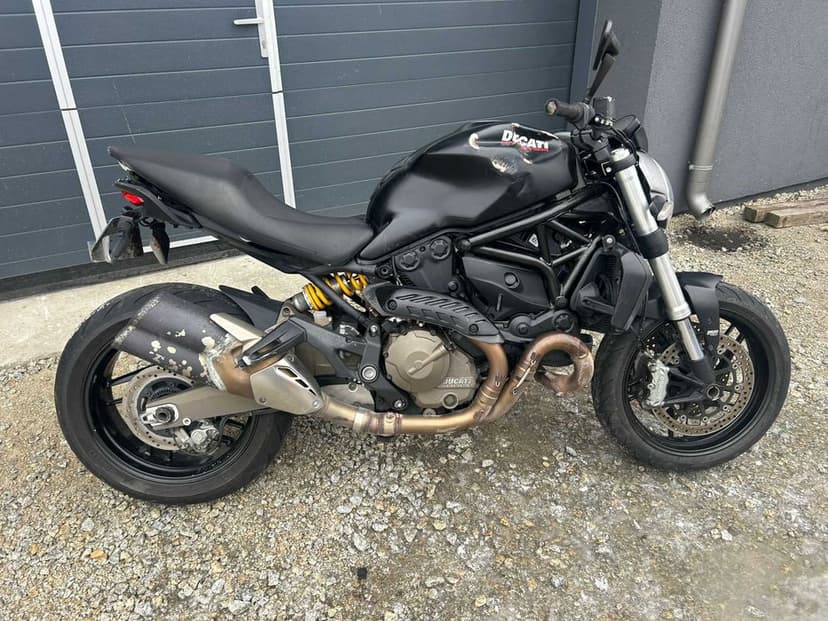 Ducati Monster 821 15 rok