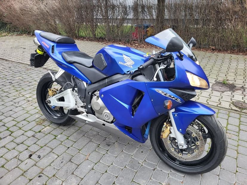 Honda CBR 600 RR 2004r pc37