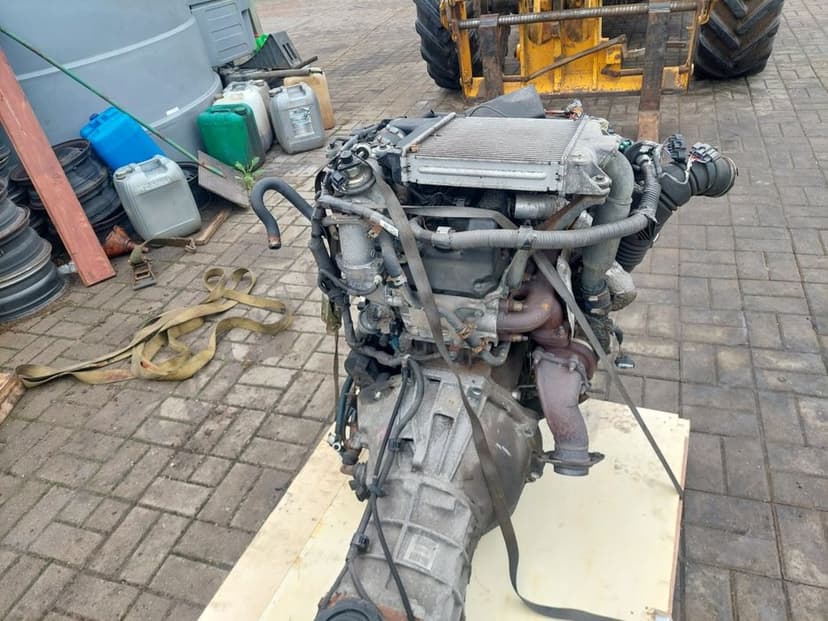 Toyota Hilux 2,5 d4d 2007r skrzynia biegów
