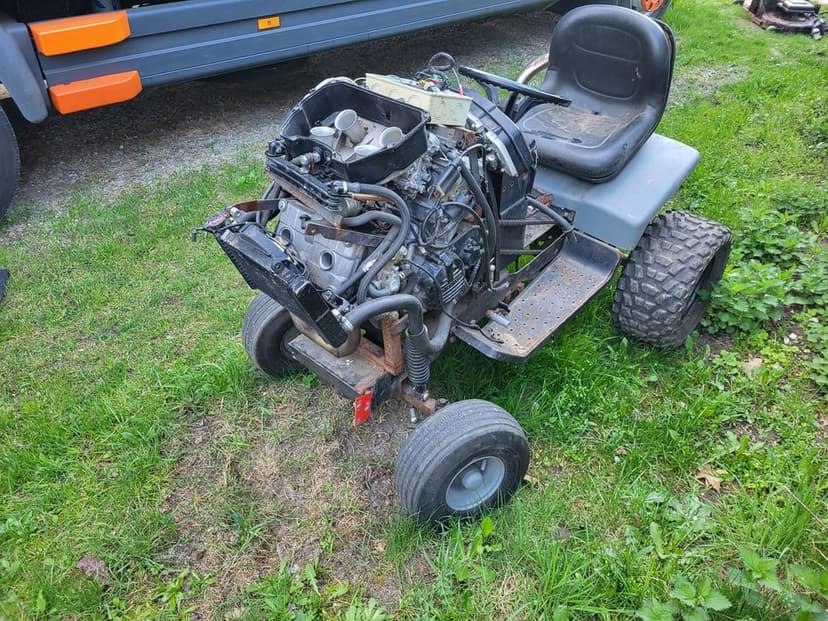 Traktorek z silnikiem Honda VFR 750