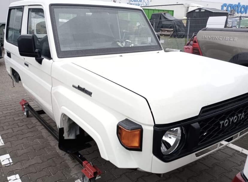 Toyota land cruiser GRJ HZJ 71 karoseria