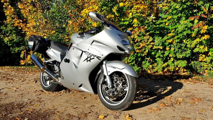 Honda CBR 1100 XX superblackbird