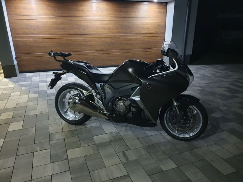 Honda VFR 1200F DCT 2015 automat BEZWYPADKOWA