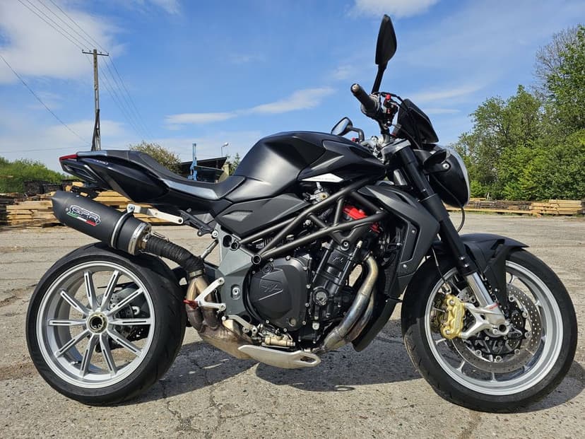 Mv Agusta Brutale 1090
Dobrze utrzymany.
Sprowadzony z Niemiec.
Więcej informacji udzielę na priv lub telefonicznie.
Mo